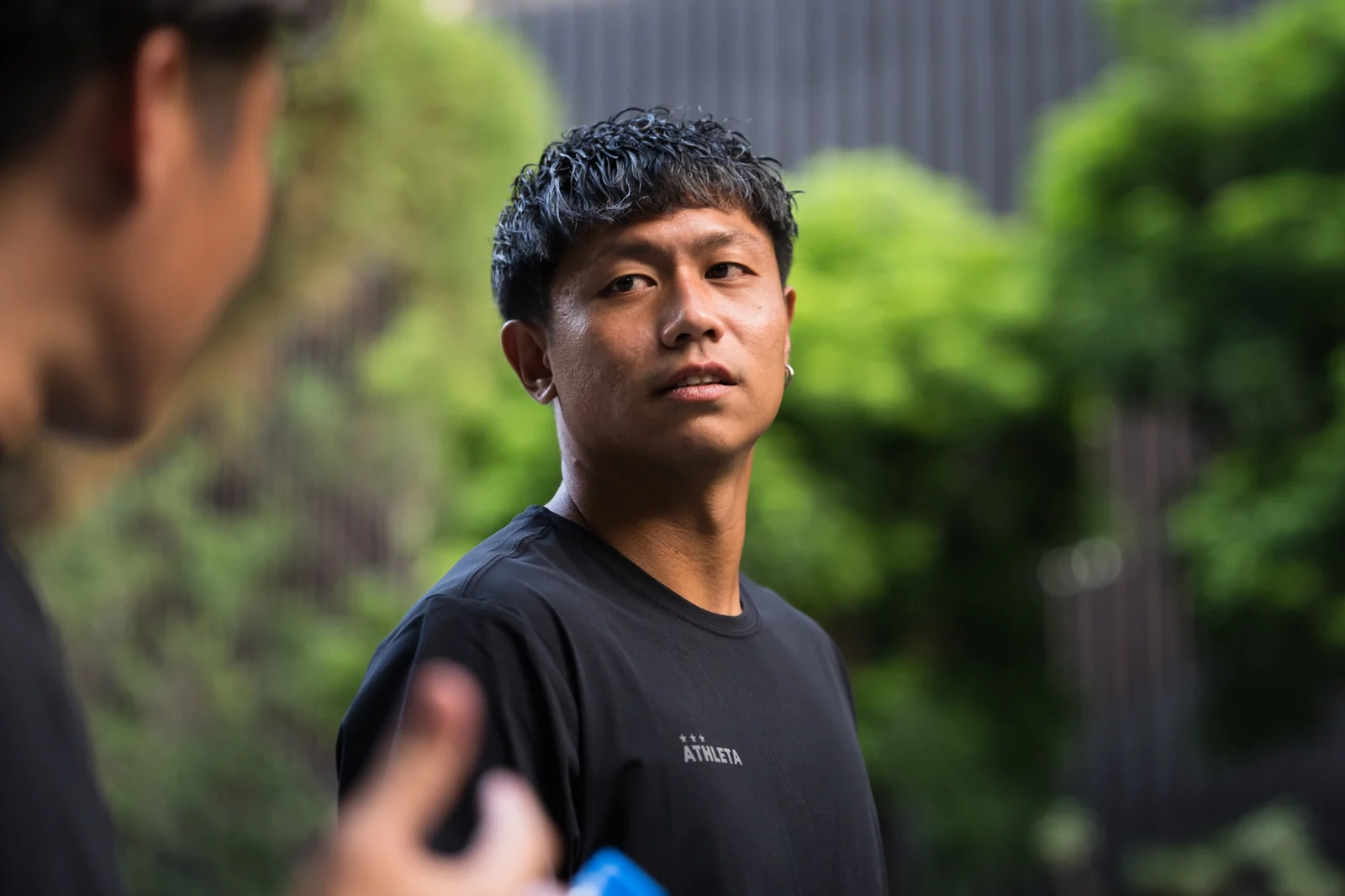 採訪中的陳庭揚